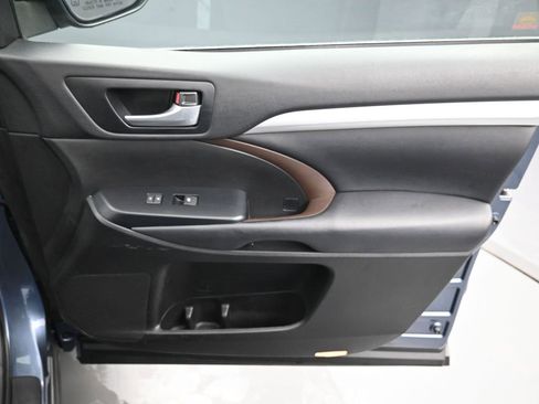 Used 2018 Toyota Highlander XLE image 33
