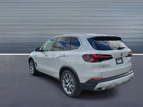 Certified 2026 BMW X5 sDrive40i image 4