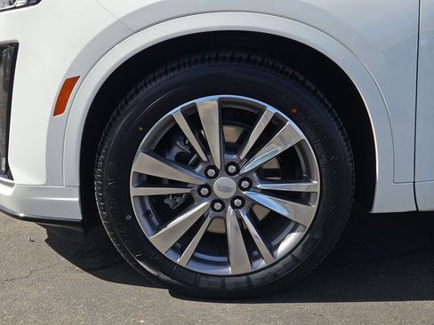 Used 2022 Cadillac XT6 Premium Luxury FWD image 10