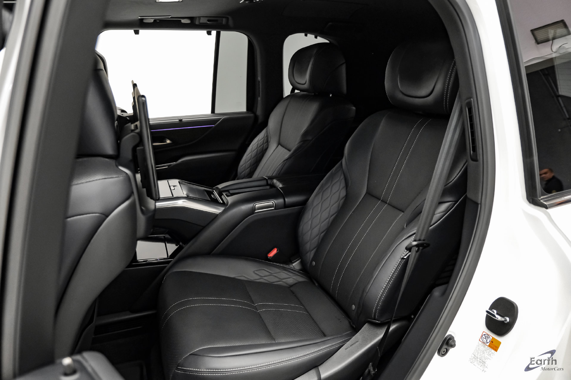 Used 2023 Lexus LX 600 4WD w/ Accessory Package (Z1) image 90