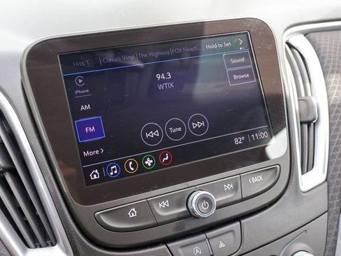 Used 2023 Chevrolet Malibu LT image 3