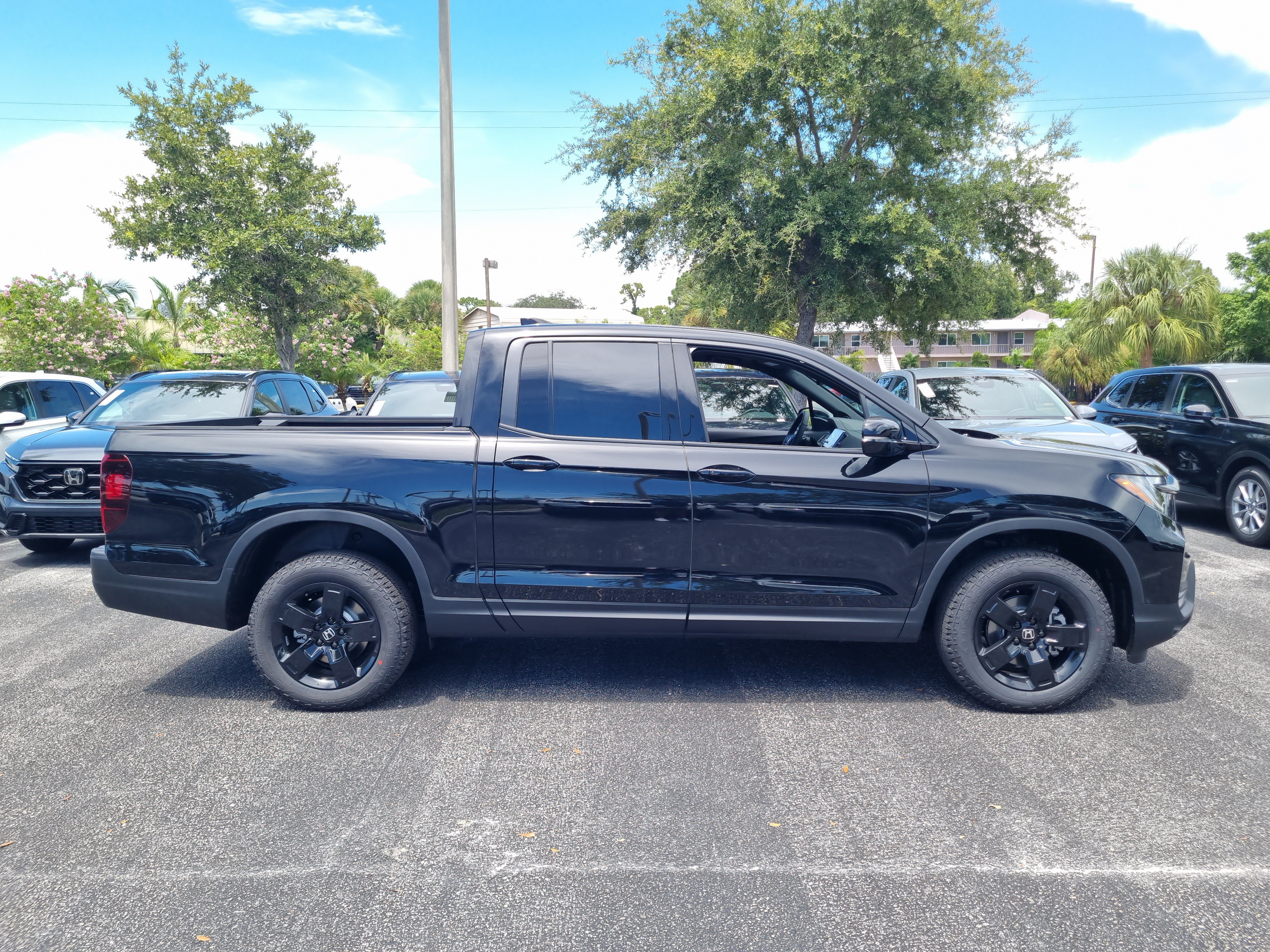 New 2026 Honda Ridgeline Black Edition image 8
