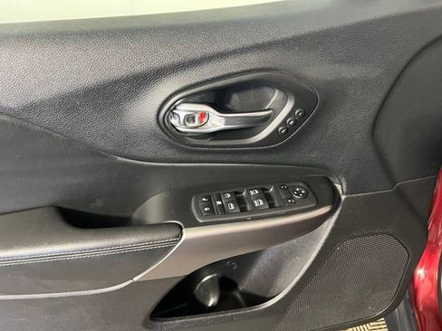 Certified 2020 Jeep Cherokee Limited AWD/4WD image 18