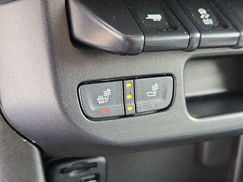 Used 2022 Chevrolet Colorado Z71 AWD/4WD image 23