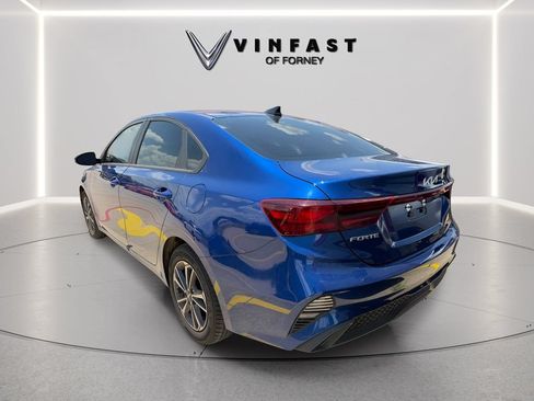 Used 2023 Kia Forte LXS w/ LXS Technology Package FWD image 2