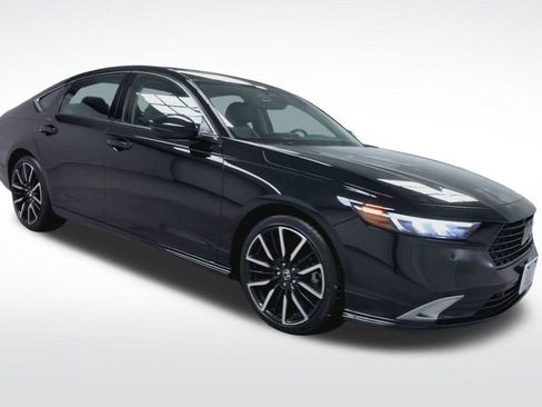 Used 2024 Honda Accord Touring image 16