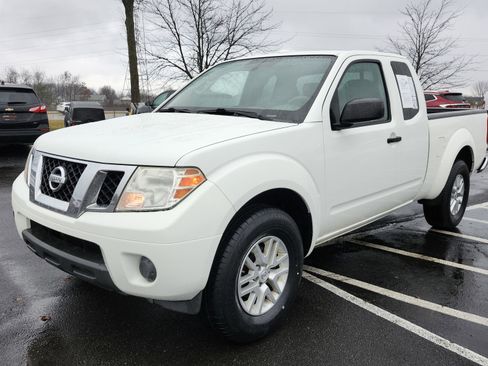 Used 2016 Nissan Frontier SV image 10