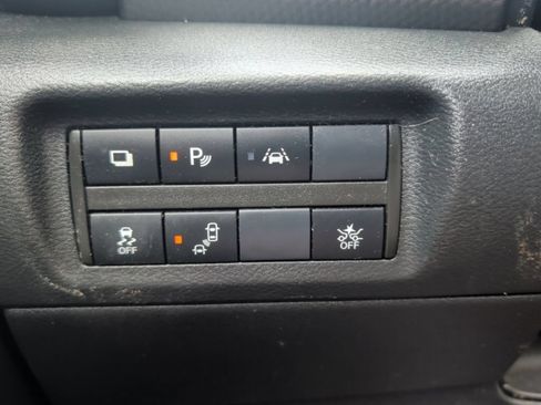 Used 2020 Nissan Kicks S FWD image 24