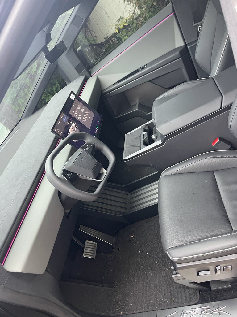 Used 2026 Tesla Cybertruck Cyberbeast AWD/4WD image 3