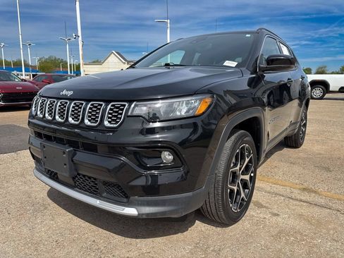 Used 2025 Jeep Compass Limited AWD/4WD image 3