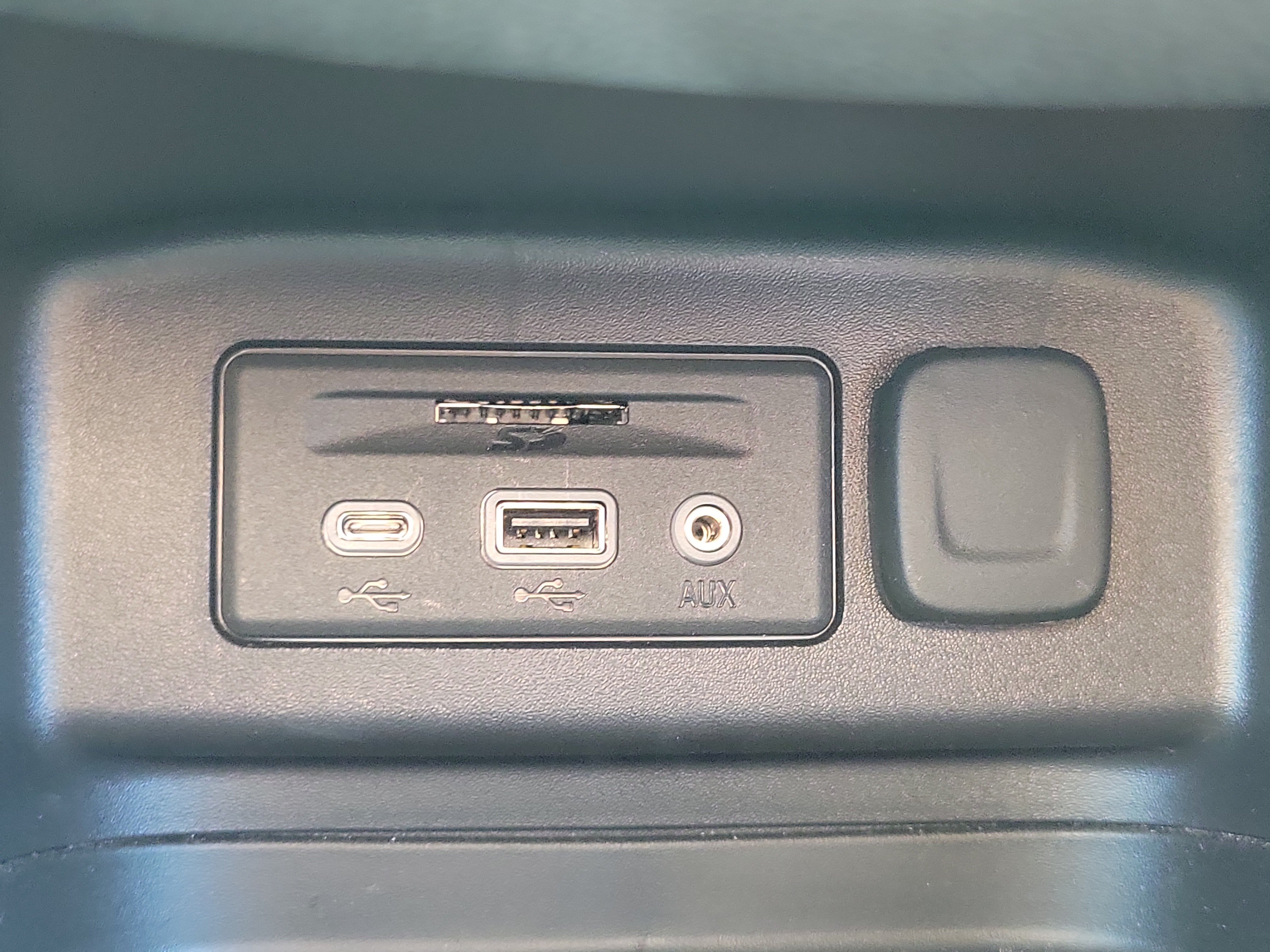 Used 2024 Chevrolet Equinox RS w/ RS Leather Package FWD image 25