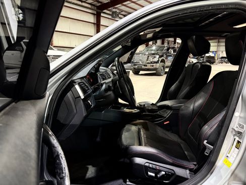 Used 2016 BMW 328i Sedan w/ Technology Package image 13