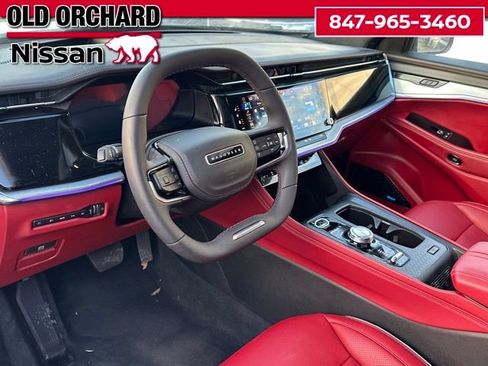 Used 2025 Jeep Wagoneer S Launch Edition image 17