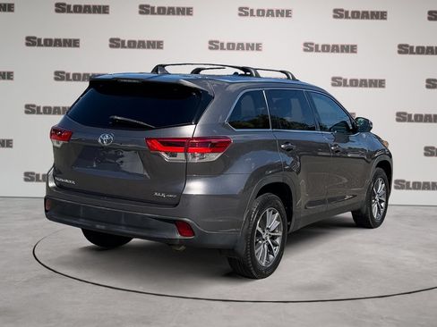 Used 2019 Toyota Highlander XLE AWD/4WD image 5