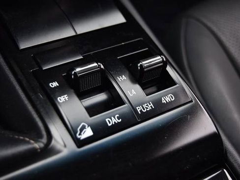 Used 2021 Lexus GX 460 Premium w/ Premium Package image 18