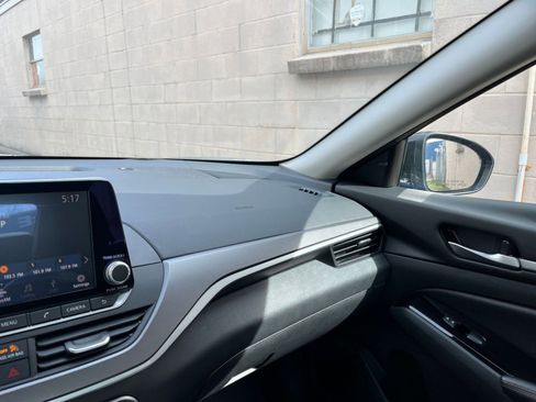 Used 2025 Nissan Altima 2.5 SR image 35