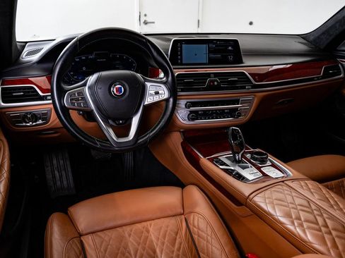 Certified 2022 BMW ALPINA B7 xDrive w/ Luxury Rear Seating Package image 4