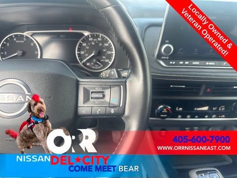 Used 2025 Nissan Rogue SV FWD image 19