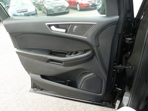 Used 2015 Ford Edge SEL FWD image 23