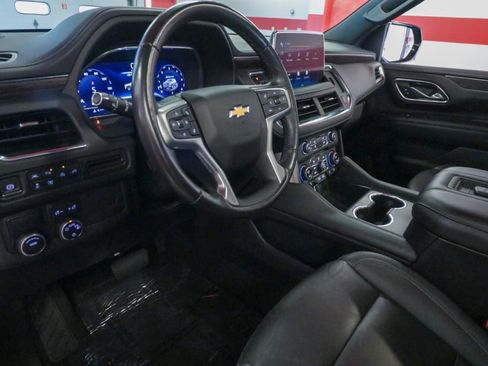 Used 2022 Chevrolet Tahoe LT w/ Luxury Package RWD image 12
