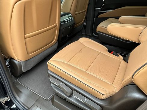 New 2026 Cadillac Escalade Luxury w/ Touring Package AWD/4WD image 23
