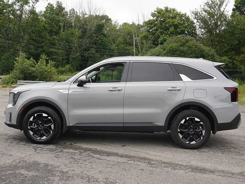 Used 2025 Kia Sorento S AWD/4WD image 17