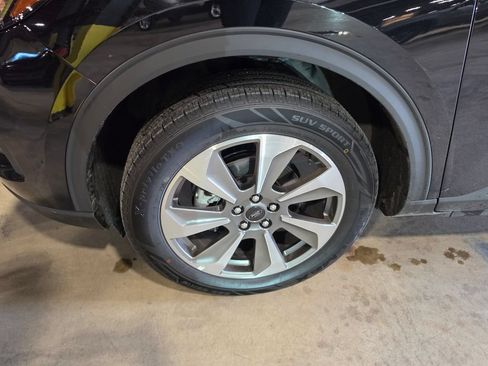 Used 2025 Ford Escape Platinum AWD/4WD image 3
