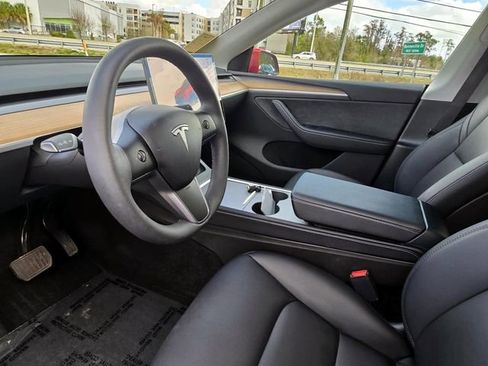 Used 2024 Tesla Model Y Long Range AWD/4WD image 23