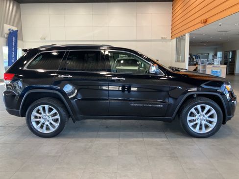 Used 2017 Jeep Grand Cherokee Limited AWD/4WD image 4