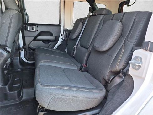 Used 2024 Jeep Wrangler Unlimited Sahara AWD/4WD image 18