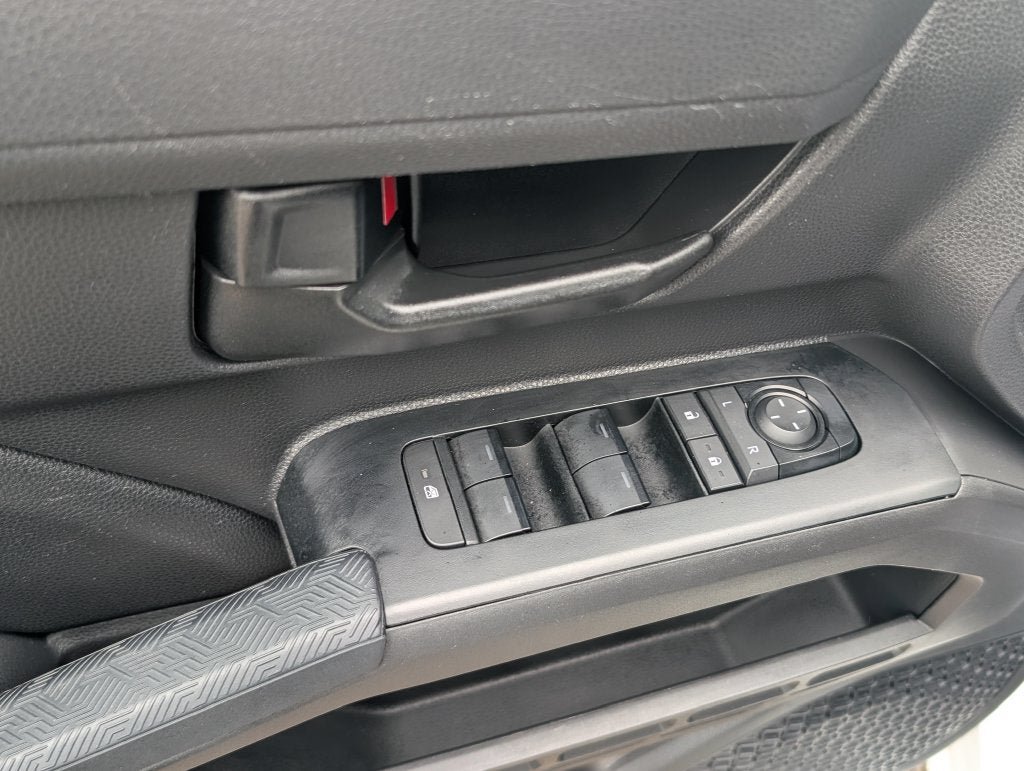 Certified 2025 Toyota Tacoma SR5 AWD/4WD image 11