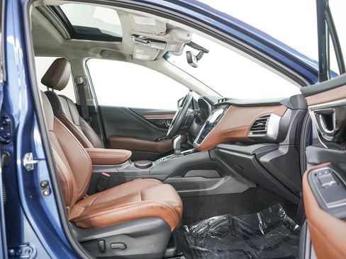 Used 2022 Subaru Outback Touring AWD/4WD image 11