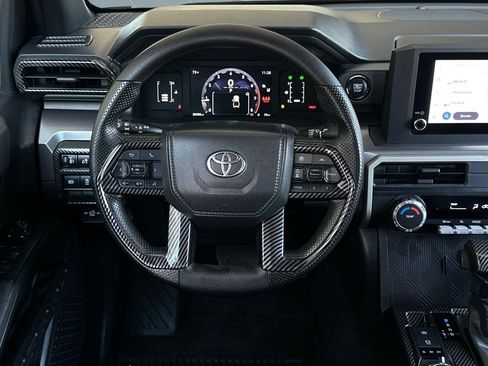 Used 2025 Toyota Tacoma SR5 AWD/4WD image 27
