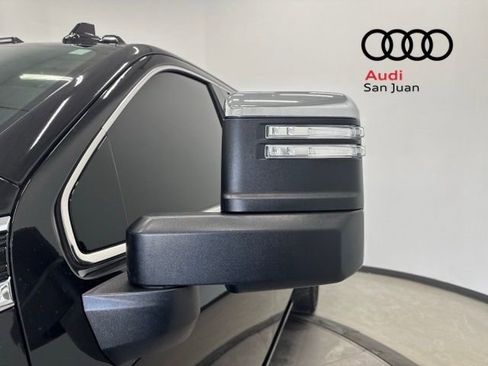 Used 2022 GMC Sierra 2500 Denali w/ Denali Black Diamond Edition image 8