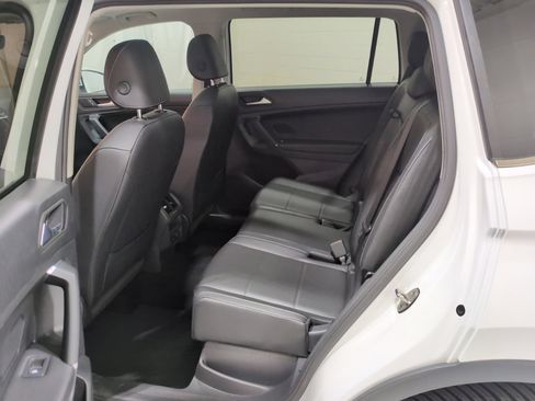 Used 2020 Volkswagen Tiguan SEL AWD/4WD image 15