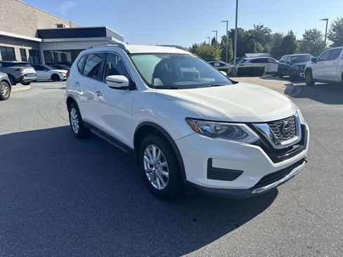 Used 2018 Nissan Rogue SV FWD image 3