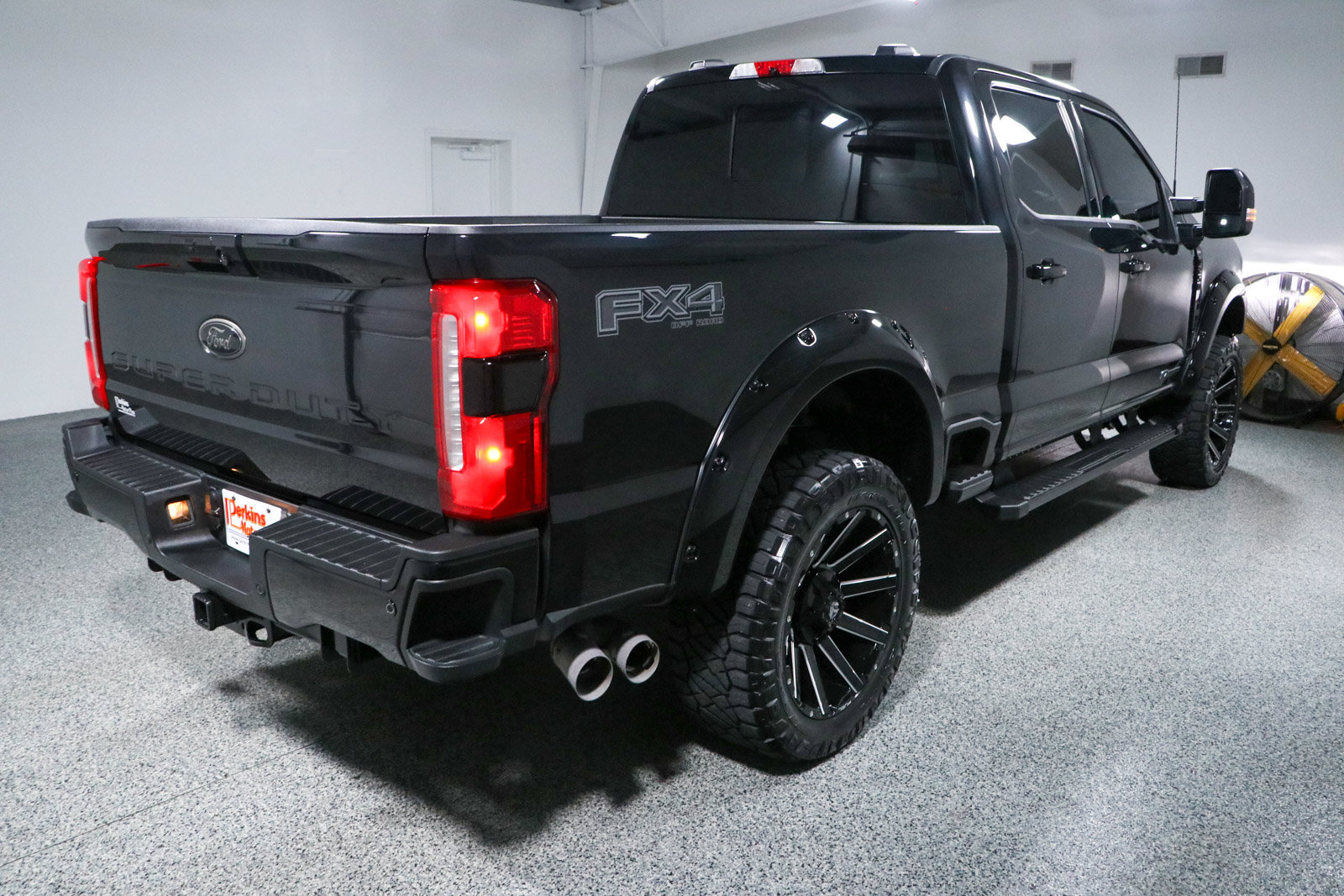 Used 2023 Ford F250 Lariat w/ Lariat Ultimate Package AWD/4WD image 7