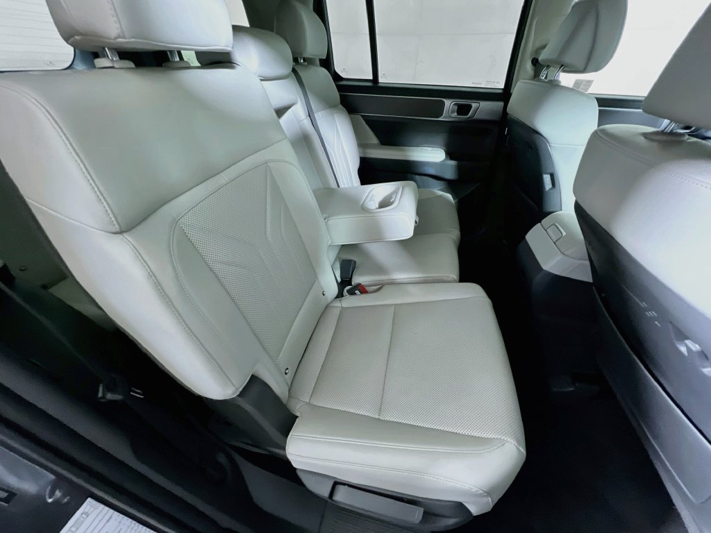 Used 2025 Hyundai Santa Fe SEL AWD/4WD image 24