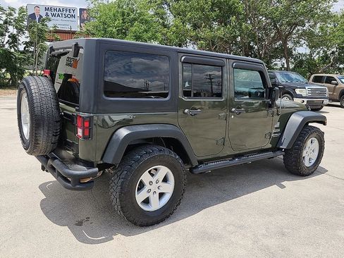 Used 2015 Jeep Wrangler Unlimited Sport w/ Quick Order Package 24S AWD/4WD image 8