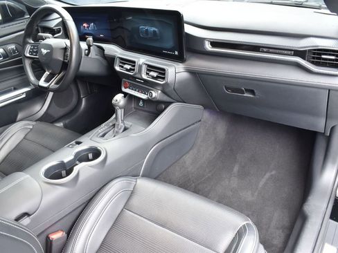 Used 2025 Ford Mustang GT Premium RWD image 23