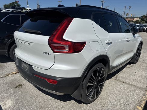 Used 2021 Volvo XC40 T5 R-Design w/ Advanced Package AWD/4WD image 5