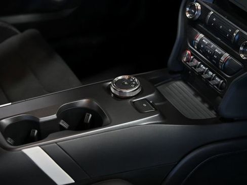 Used 2020 Ford Mustang Shelby GT500 w/ Carbon Fibre Track Pack image 36