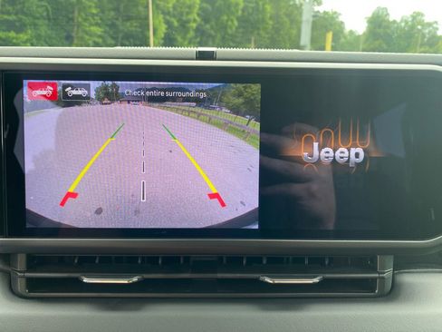New 2025 Jeep Wrangler Unlimited Sahara AWD/4WD image 18