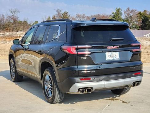 Used 2025 GMC Acadia Elevation image 8