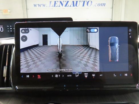 Used 2025 Ford Expedition Max Platinum w/ Platinum Ultimate Package image 16