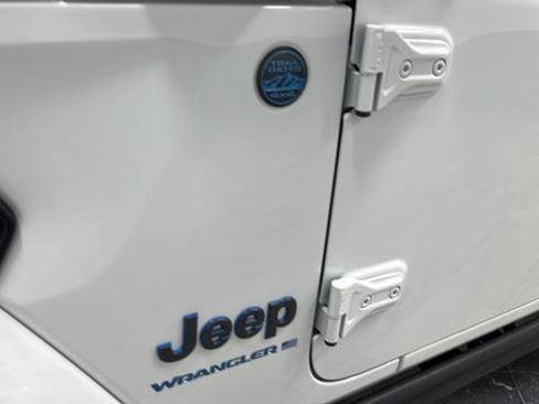 Used 2025 Jeep Wrangler Unlimited Rubicon 4xe image 39