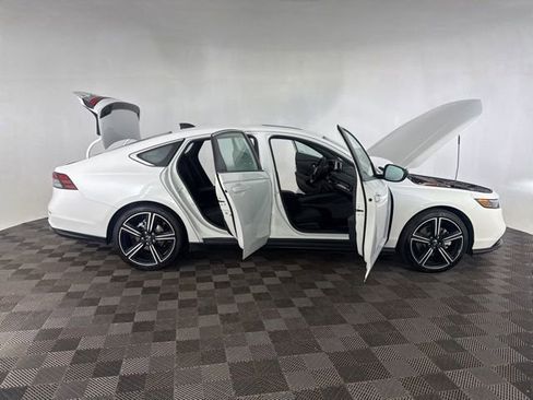 Used 2025 Honda Accord Sport image 19