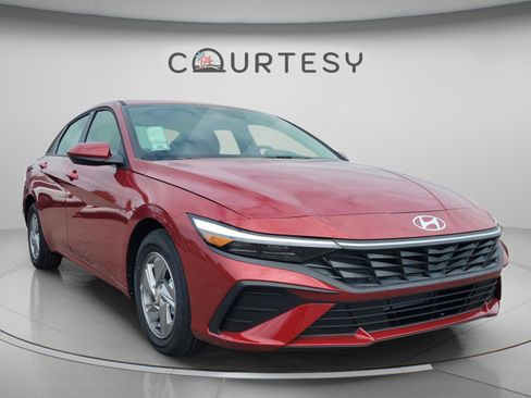 New 2026 Hyundai Elantra SE FWD image 6