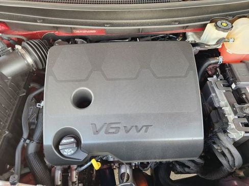 Used 2023 Chevrolet Traverse Premier w/ LPO, Floor Liner Package FWD image 30