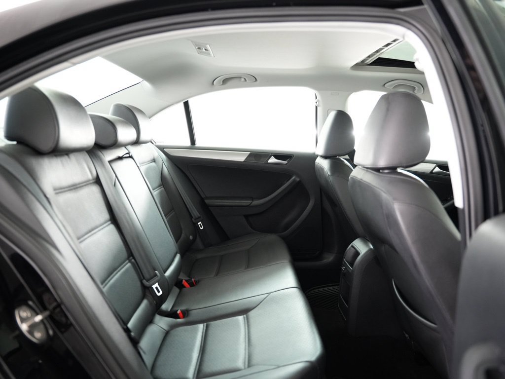 Used 2017 Volkswagen Jetta SE FWD image 34